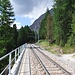 Route 673 parallel zur berühmten Bernina-Bahnstrecke, steilste Adhäsionsbahn der Welt und seit 2008 Unesco-Weltkulturerbe.