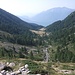 Alpe di Ruscada : salendo verso la Corte di Fondo vista sulla Corte di Cima