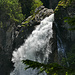 Schöner Wasserfall am Ausgang der Rosenlauischlucht