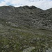 Rückblick zum Gipfel rechts (Steinmandl), links der Nebengipfel. Der Abstieg erfolgte durch die Blockhalde (T4) halbrechts