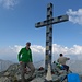 Gipfelfoto mit großem Kreuz ...