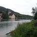 Schloss Rötteln und die Rheinbrücke bei Kaiserstuhl.