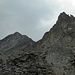 Schutt und Blöcke auf dem Weg zur Talleitspitze, bis hierher gibt es immer noch einzelne Steinmänner