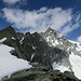 Der Südwestgrat vom Biwak und links die Schulter ca. 3690m - der höchste sichtbare Punkt ist nicht der Gipfel, sondern erst der markante Turm <br />Foto CJ