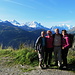Gruppenfoto vor Mont Blanc und Trabanten