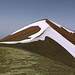 Unterwegs zum Azhdahak - Rückblick aus der Nähe Sattels zur südwestlich gelegenen Vulkankuppe (Tar, 3.530 m). Auf dem breiten Gratrücken hält sich Anfang Juli noch eine ziemlich große Wechte.