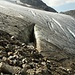 der Rosimferner hat etliche tiefe Spalten - das ist hier an der erwähnten "Terrasse", Weitergehen über den Gletscher kommt also nicht in Frage