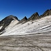 Blick zurück zur Cima di Camadra. Die Umgehung des Gletschers wäre offensichtlich recht unangenehm.