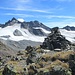 Dreiländerspitze und Gipfelsteinmann auf dem Vermuntkopf