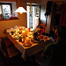 Frühstückstisch für sechs Personen im Vier-Personen-Rustico