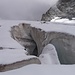 Schönste Spalten (und leider teils fragile Brücken) am Weg über den Glacier Girose