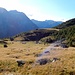 Purtroppo in controluce: Alpe di Scerù dal sentiero per la Quarnei