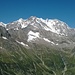 Sulla sinistra i Corni di Faller,si riconoce la Grober,ma sopratutto stupenda panoramica sul massiccio del Monte Rosa visuale dal Colle dellla Bottiggia 2607 metri.