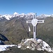 links des Kreuzes das Dreigestirn Königsspitze-Zebrú-Ortler