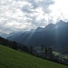 Blick ins Große Walsertal, ganz links das Schadona-Rothorn, ganz rechts die Kellaspitze