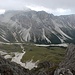 Le nubi si alzano un pò (o siamo noi che ci siamo abbassati)..... e ci lasciano intravedere i classici e sempre suggestivi panorami dolomitici