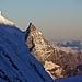 An der Liskamm Nordwand vorbei schaut man beinahe runter aufs Matterhorn.