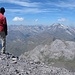 Auf dem Gipfel des Taillon (3144m). Blick nach NW hinueber zum Vignemale (3293m), dem hoechsten, ganz in Frankreich liegenden Berg der Pyrenaeen.