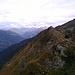 das Mont Blanc-Massiv in der Mitte