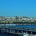 İstanbul: Aussicht von der Metro über die Brücke „Atatürk Köprüsü“ auf den Stadtteil Fener.