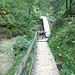 Holzkonstruktion oberhalb des Wasserfalles