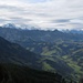 Der lange Brienzergrat mit den Berner Alpen im Hintergrund