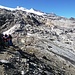 Blick zurück von der Seitenmörane auf die vom Gletscher abgeschliffenen Steinformationen