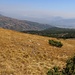 Aussicht vom Bergrücken nach Norden entlang den Berghängen der Шар Планина (Šar Planina) in Richtung Тетово (Tetovo).