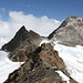 <b>La cresta nord, lungo la quale scenderò fino alla Jochdohle (3156 m).</b>