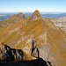 Steiler Abstieg zur Metzgerchälen 2395m, tiefster Einschnitt zwischen Rothorn 2526m und Glogghüs 2534m.