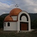 Einige Dörfer hinter der Grenze machten wir eine Trinkpause in Гърляно (Gărljano). Gleich neben der Strasse stand die schöne kleine Kirche.