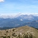 Gipfel im Hinterland welche die 2000 m deutlich überschreiten. Über den Rücken im Vordergrund käme man vom Paso del Ginestro auf den Pizzo d'Evigno