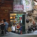 İstanbul: Einer der Eingänge zur Kapalı Çarşı, einem grossen überdeckten Basar der bei Touristen sehr beliebt ist.