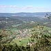Tiefblick auf Bärschwil und den Landsberg