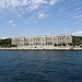 [http://www.hikr.org/gallery/photo1884300.html?post_id=99920#1 der Dolmabahçe-Palast] in der Nahansicht