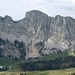 Aussicht vom Chli Fürstein (1900m) auf die genüber liegende Schwändiliflue-Grönflue (1945,8m). Den selten bestiegene Felskopf habe ich erst kürzlich besucht, für geübte Berggänger ist dieser Luzerner ein lohnendes Ziel (T5).