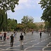 Bakı - Fəvvarələr meydanı.<br /><br />Der Fontänenplatz ist das pulsierende Herz der aserbaidschanischen Hauptstadt. Am Platz und in den Seitenstrassen befinden sich zahlreiche Luxusgeschäfte und Restaurants.