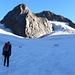 Auf dem Gletscher Trè la Tête, bis mittleren Felsen laufen und dann links hoch zum Col des Dômes