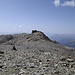 Höchster Punkt des Monte Sobretta vom Gipfelkreuz aus gesehen.