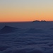 Bekannte Berge ragen aus dem Nebelmeer