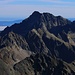 Gerlachovský štít (2654,4m): Gipfelaussicht zum Ľadový štít (2627,3m) und seinem Vorgipfel Malý Ľadový štít (2602,7m).
