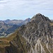 Fiderepasshütte, darüber die Oberstdorfer Hammerspitze