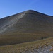 Der sanfte, aber hohe Hügel Άγιος Αντώνιος (Ágios Antónios; 2817m).