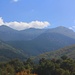 Bei Битола (Bitola) hat man eine tolle Sicht auf den Пелистер (Pelister; 2601m) im kleinen Gebirge Баба Планина (Baba Planina).  Liks auf den Foto ist der Стив (Stiv; 2468m), in der Mitte der Илинден (Ilinden; 2542m).<br /><br />Die Berge gehören zu einem Nationalpark. Hier findet man die am besten markierten Bergwege Mazedoniens sowie zahlreiche Berghütten die im Sommer alle Annehmlichkeiten bieten.