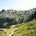 Blick von der Gondelbahn hinüber zu Burtschkopf und Ameisspitze