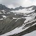 Blick zum gross Muttenhorn und zum kleinen Rest vom Muttengletscher. Mein Vorschlag weiter oben beim Grat über den Gletscher abzusteigen gefiel JP nicht