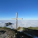 Gipfelkreuz Kamor - alles Top, bis auf den Stacheldraht am Kreuz, wozu brauchts sowas?