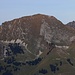 Dent de Corjon (1967m): Gipfelaussicht im Zoom auf den vor zwei Wochen besuchten Gipfel Dent de Lys (2014,1m).