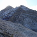 Blick auf die Aufstiegsroute auf das Lenzerhorn, die im wesentlichen dem Nordwestgrat -über mehrere Felsstufen hinweg- fogt