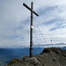...und da ist schon das Tagesziel - das Gipfelkreuz der Gurtisspitze<br /><br />(der nordseitige Aufstieg ist hauptsächlich waldig und wenig fotogen.)